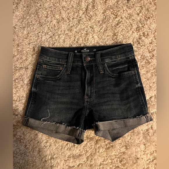 SOLD. Hollister shorts. Size 00. - Picture 2 of 3